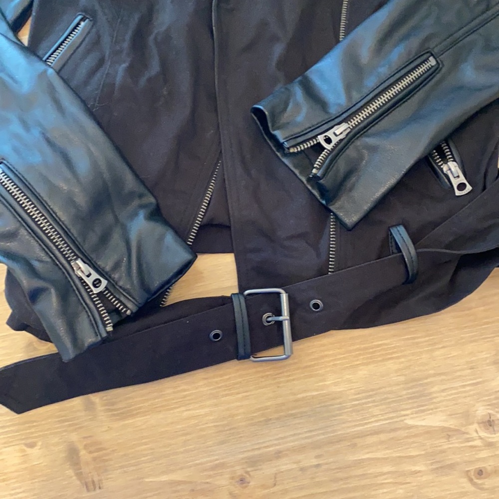 Leather jacket - Picture 5 of 8
